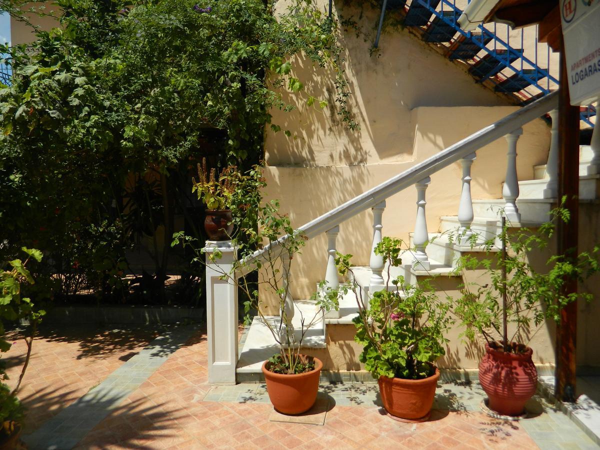 Logaras Apartments Agia Efimia Exterior foto