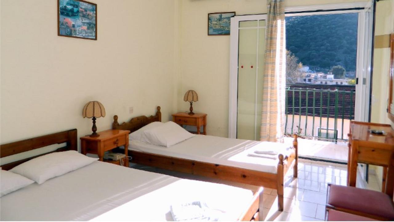 Logaras Apartments Agia Efimia Exterior foto